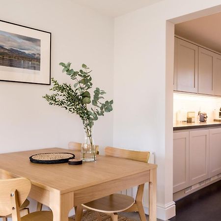 No. 5 The Court-With Free Parking Appartement Windermere Buitenkant foto